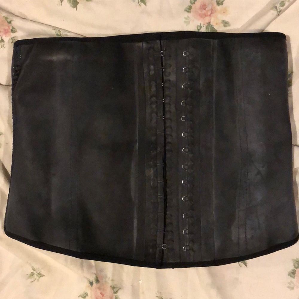 Ann Cherry Waist strainer